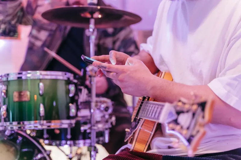 Scrolling Through Someone Else's Success Is Slowly Killing Your Creativity